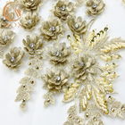 Larghezza a 55 pollici del pizzo dei cristalli di rocca dell'oro dei tessuti della decorazione nuziale del poliestere