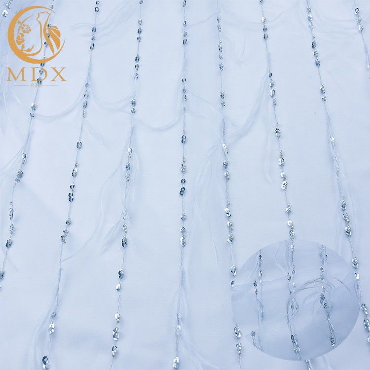La piuma meravigliosa ha ricamato la lunghezza di Mesh Lace Fabric Shiny Sequins 91.44cm